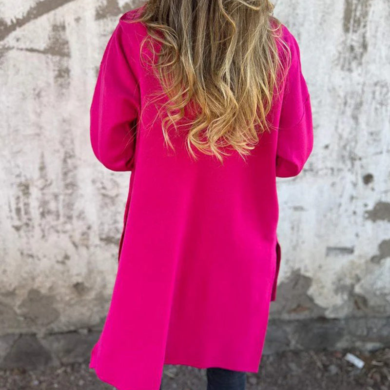 Giacca versatile da donna con cerniera e maniche lunghe. Stile moderno per comfort quotidiano.