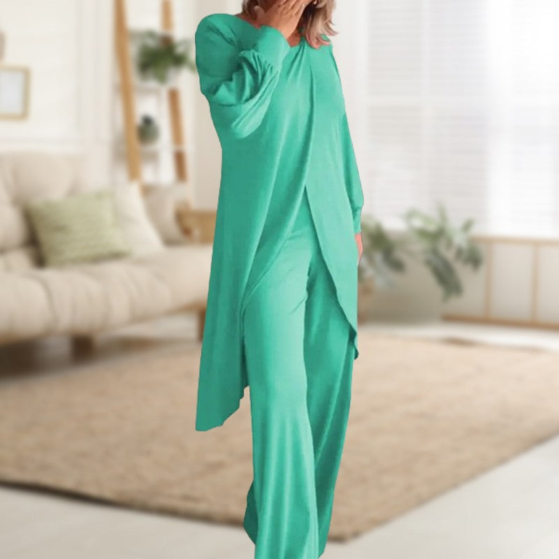 Abbigliamento relax donna due pezzi: top e pantaloni dal taglio elegante casual, ideale per il comfort con stile.
