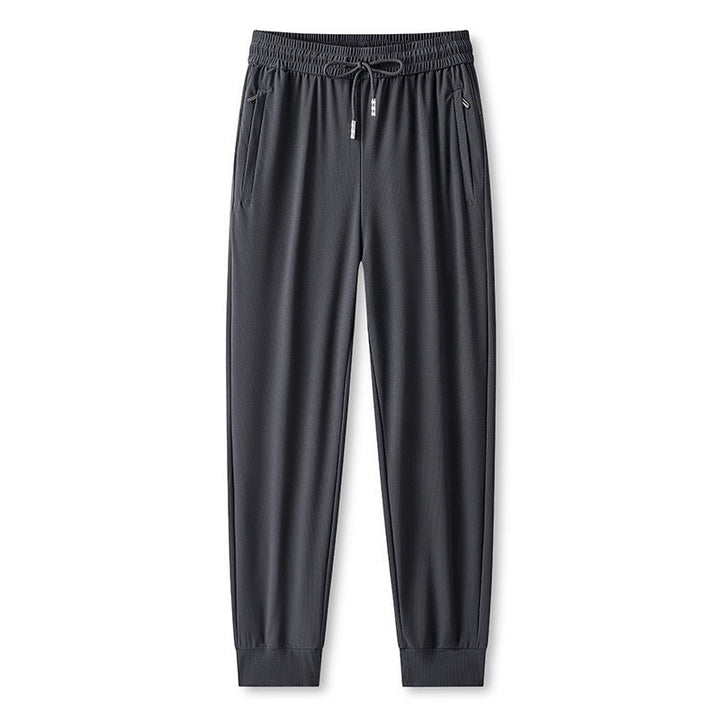 Pantaloni casual uomo per tempo libero e jogging. Estremamente comodi e con asciugatura rapida per ogni attività.