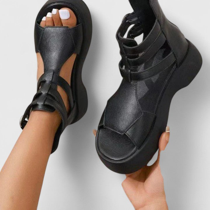 Sandali casual donna ortopedici, ideali per passeggiate e uso quotidiano, garantiscono comfort e stabilità.