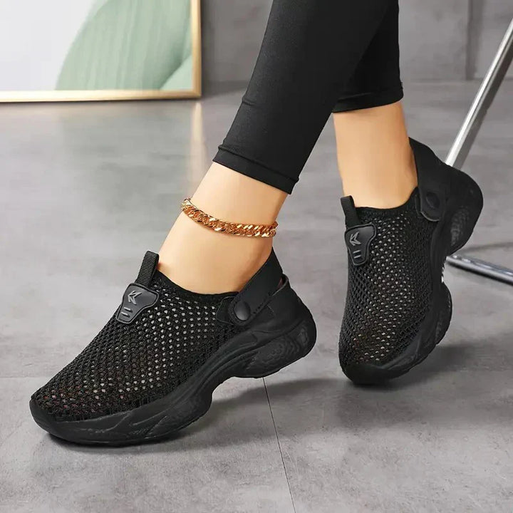 Sneakers donna estive con fibbia regolabile, traspiranti e leggere, ottime per moda e comfort quotidiano.