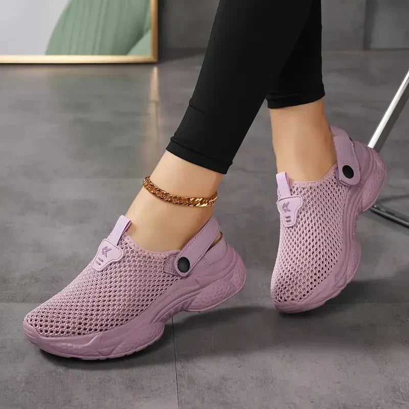Calzature donna estive leggere, traspiranti e confortevoli con fibbia regolabile, ideali per lunghe passeggiate.