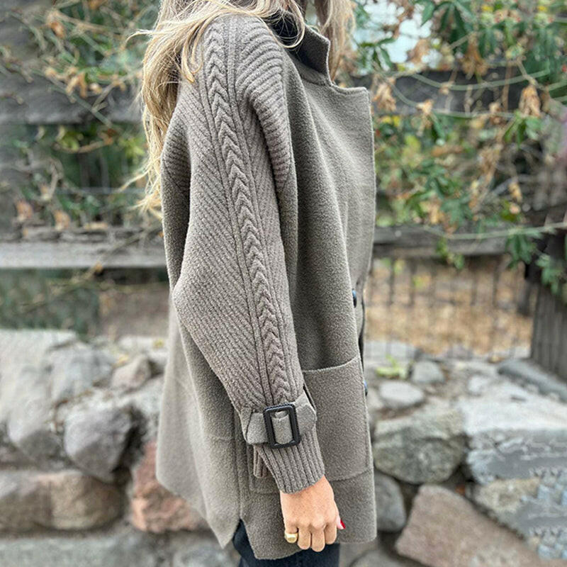 Look chic con questo cappotto donna autunnale reversibile e collo a revers.