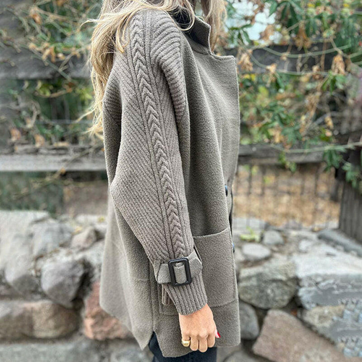 Look chic con questo cappotto donna autunnale reversibile e collo a revers.
