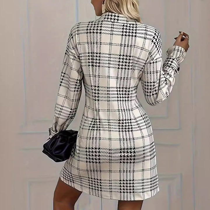 Vestito midi donna a quadri in stile camicia, svasato, manica lunga, in un delicato tono albicocca.
