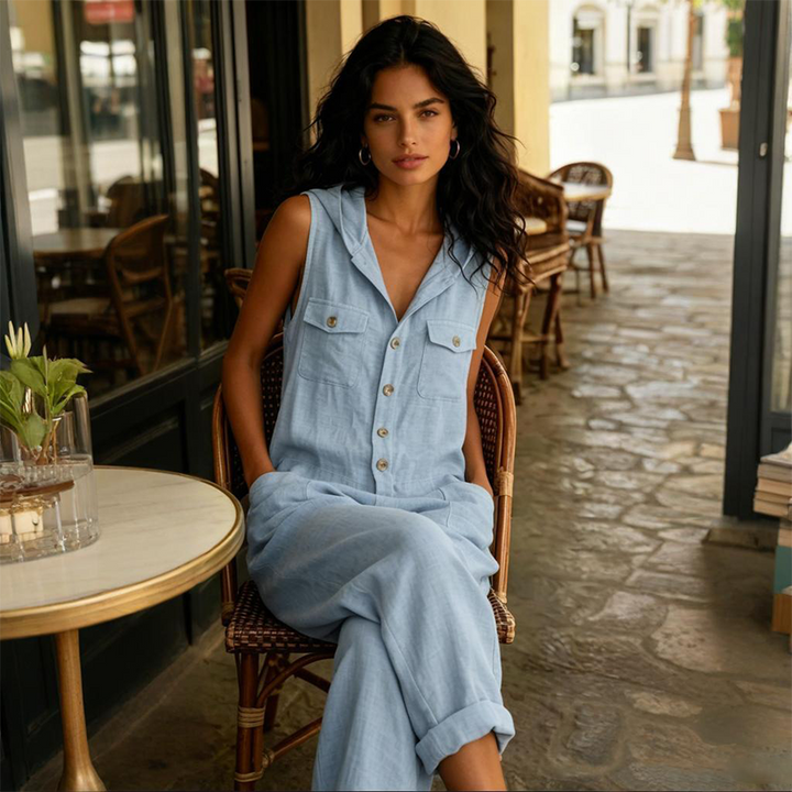Tuta donna chic smanicata in misto lino con bottoni frontali, ideale per un abbigliamento estivo.