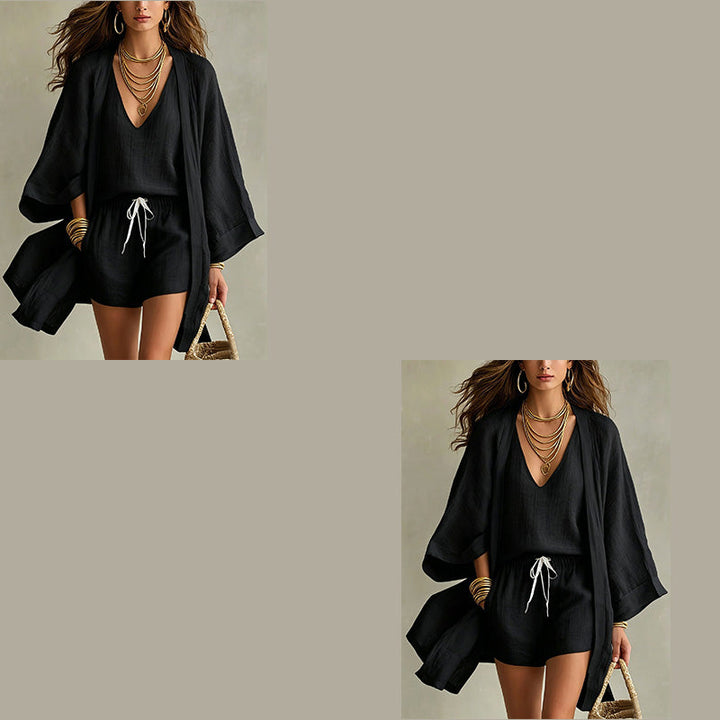 Completo donna estivo 3 pezzi per vacanze. Kimono leggero, top, pantaloncini. Abbigliamento casual resort.