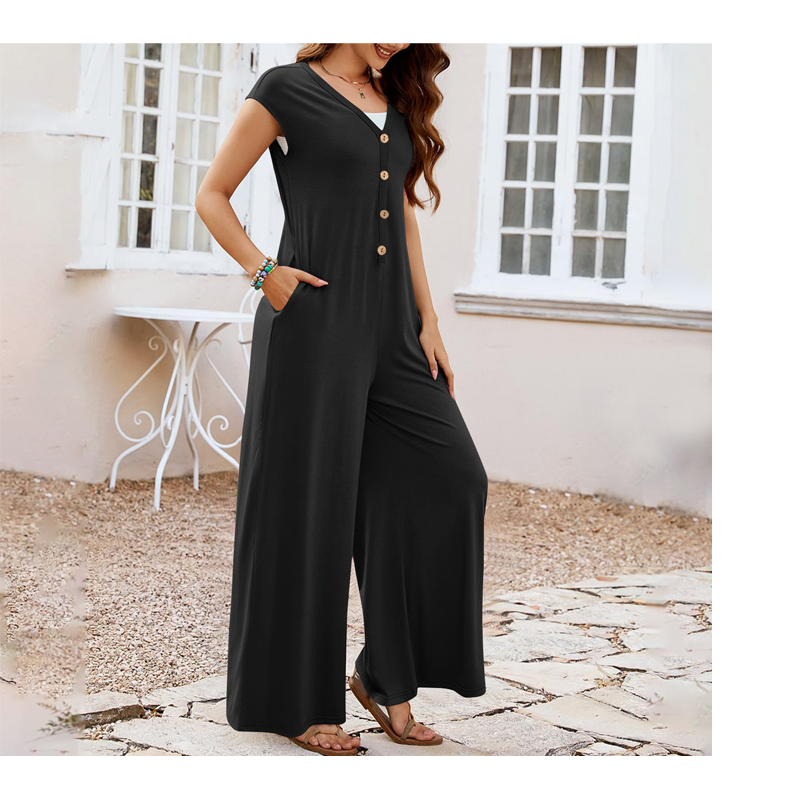 Moda donna estiva: tuta elegante con pantaloni svasati, perfetta per un look sofisticato e fresco.