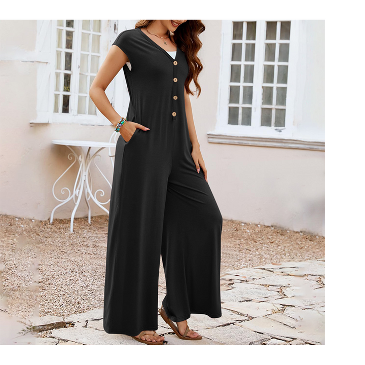 Moda donna estiva: tuta elegante con pantaloni svasati, perfetta per un look sofisticato e fresco.