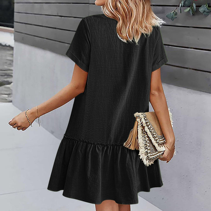 Abito estivo donna, versatile, in cotone lino, con volant e bottoni, stile casual.