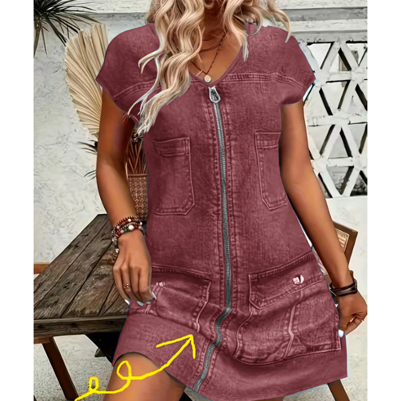 Abito donna corto, stile casual con zip frontale e tasche cargo utility, per un outfit pratico.