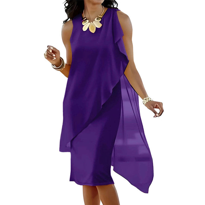 Moda donna: vestito asimmetrico estivo fluido, senza maniche, perfetto per un look elegante e casual.