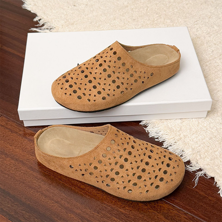 Calzature donna slip-on traforate, leggere e comode. Le ciabatte perfette per la primavera-estate e il relax.
