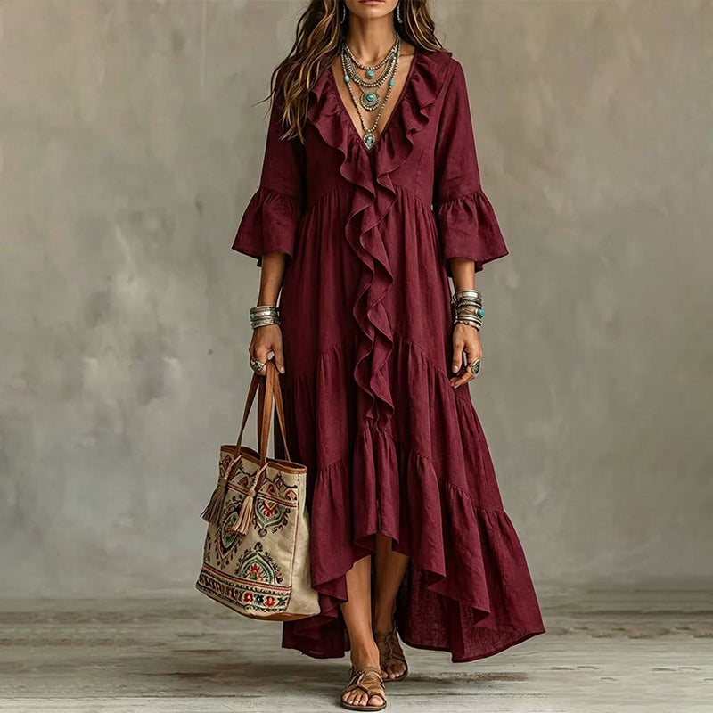 Donna che indossa abito midi bohemien per un look casual estivo, stile comodo e alla moda.