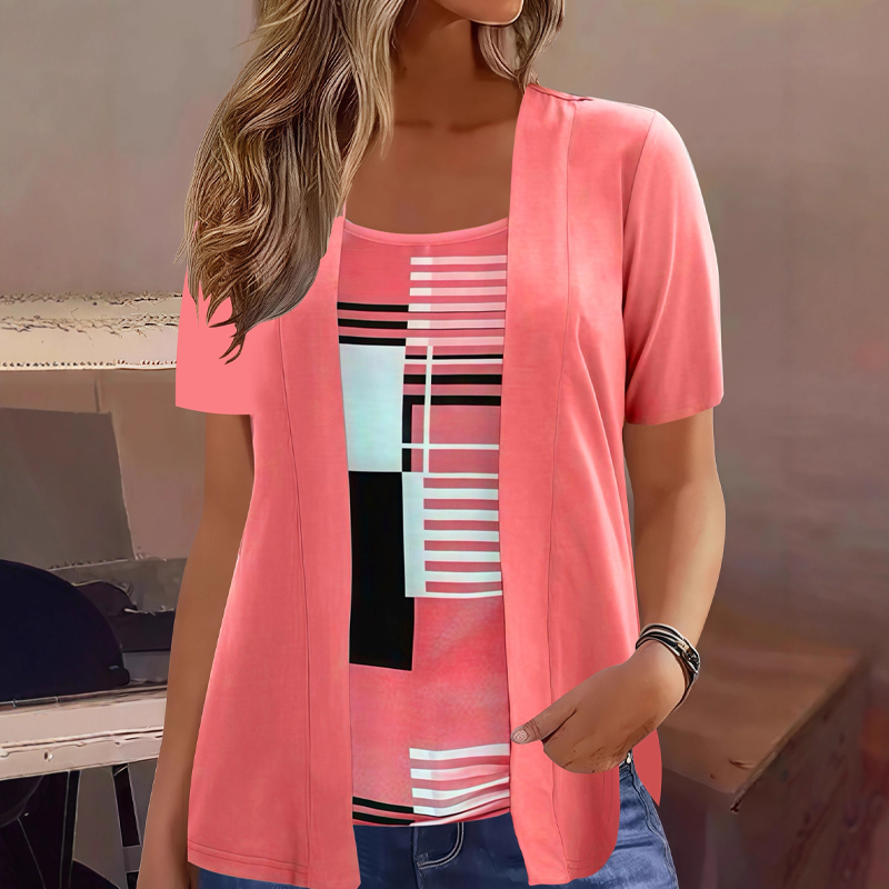 Elegante t-shirt donna con design a stampa geometrica ed effetto sovrapposto. Comoda e alla moda, per ogni outfit estivo.