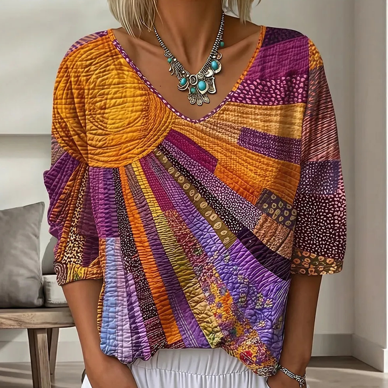 Blusa donna colorata stile patchwork retrò, scollo a V. Abbigliamento femminile con maniche 3/4, casual.