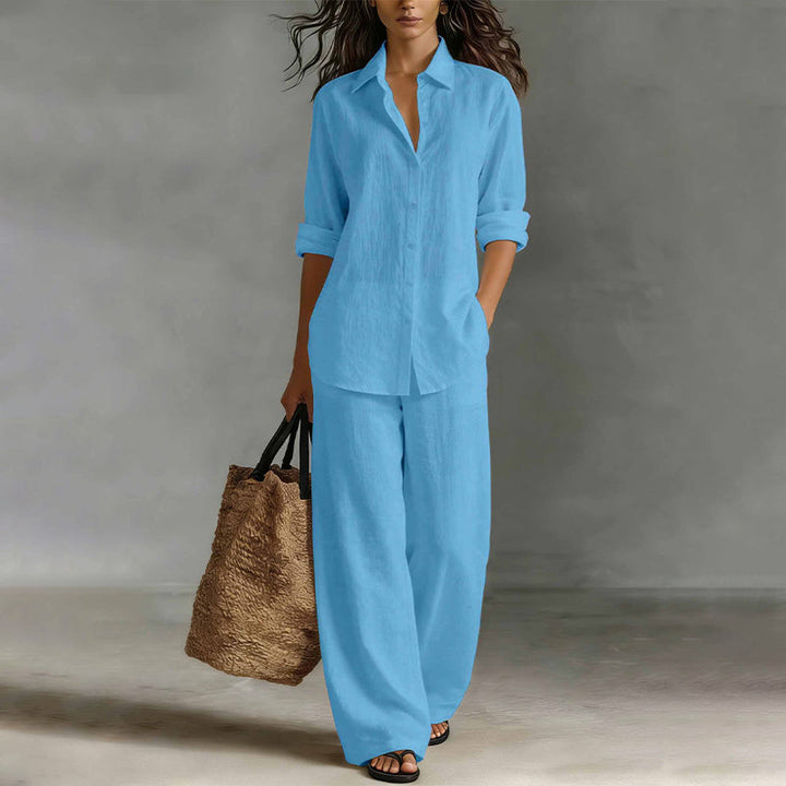 Completo donna per look casual o formale: camicia versatile e pantaloni ampi eleganti.