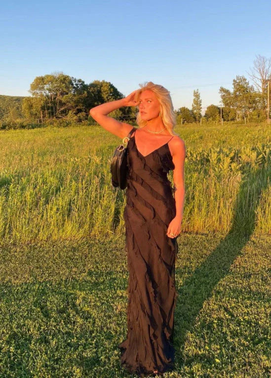 Vestito lungo da cerimonia donna azzurro con balze fluide, spalline regolabili e scollo a V per festa.