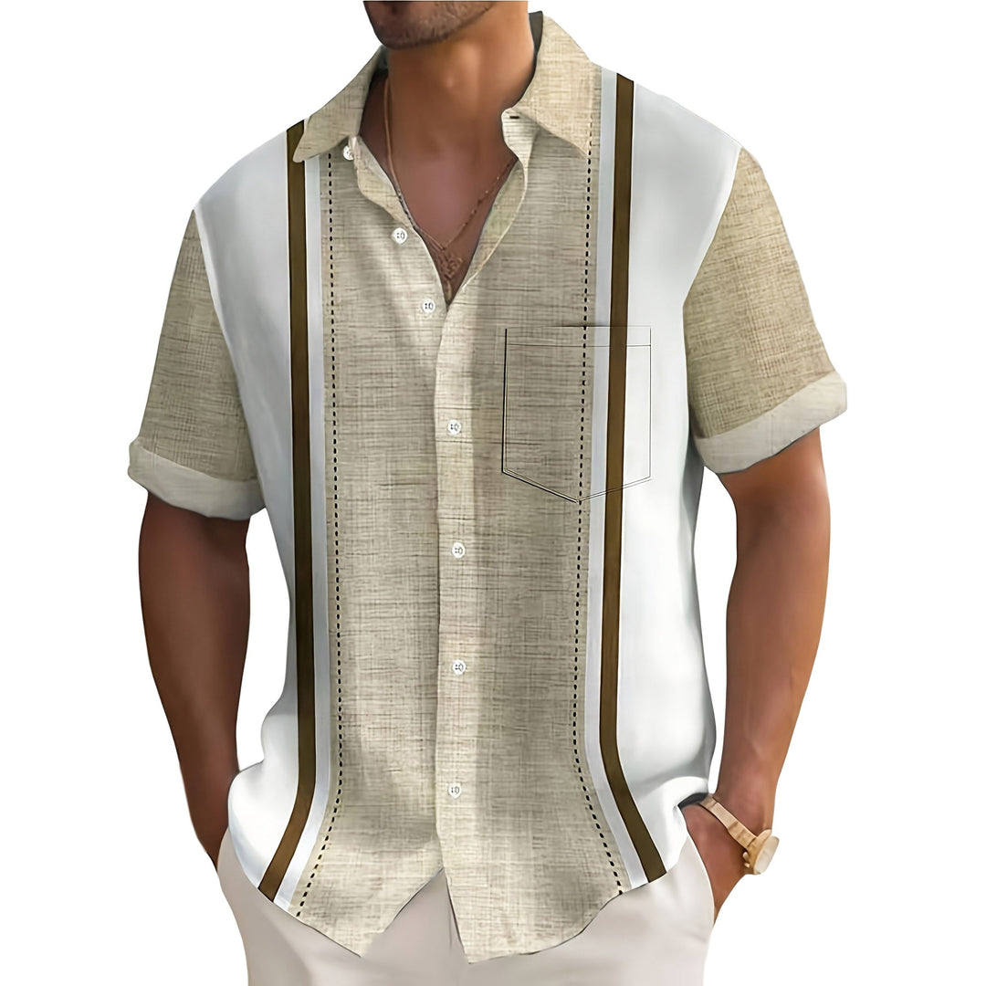 Camicia casual uomo a righe estive, con bottoni frontali e maniche corte, perfetta per un abbigliamento resort fresco e moderno.