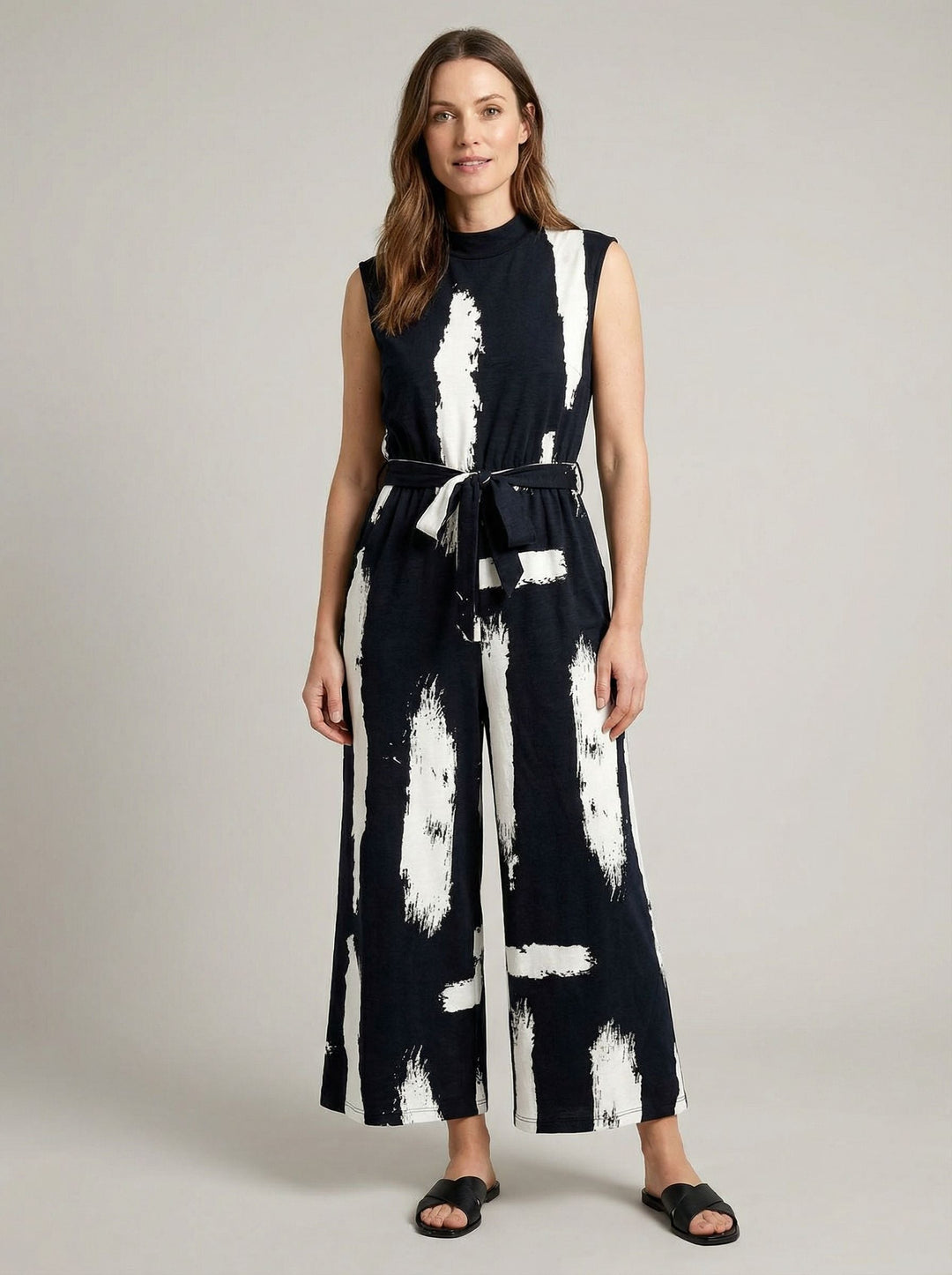 Moda estiva: tuta donna senza maniche, gamba larga. Jumpsuit comoda e chic. Perfetta per il tuo stile estivo.