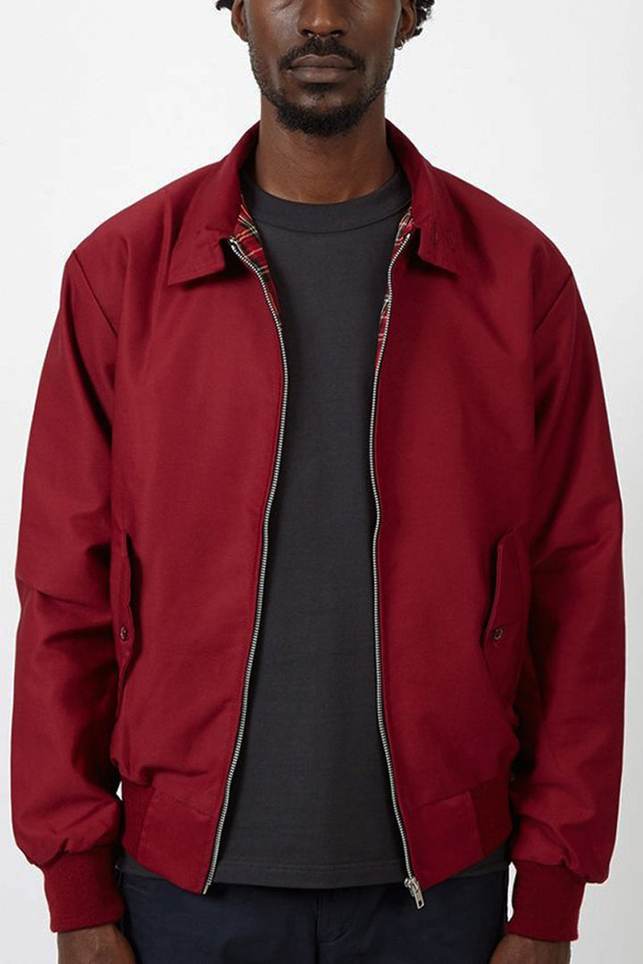 Abbigliamento uomo: giacca calda autunnale, stile moderno e comfort.