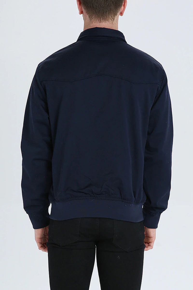 Giacca da uomo isolata, perfetta per un abbigliamento moderno e comfort.