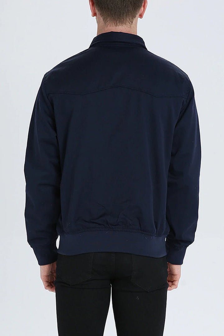 Giacca da uomo isolata, perfetta per un abbigliamento moderno e comfort.