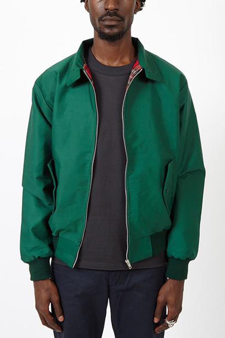 Giacca autunnale da uomo, stile moderno, comfort termico e design versatile.