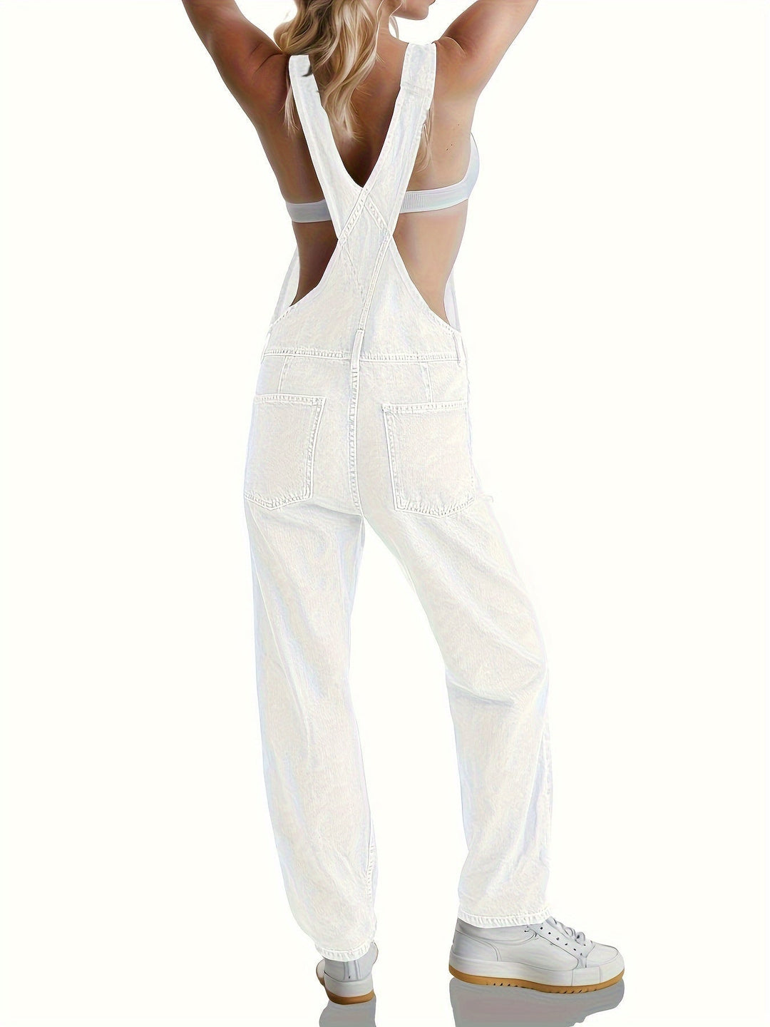 Salopette donna in denim leggero, ottima per il comfort estivo e un look casual versatile.