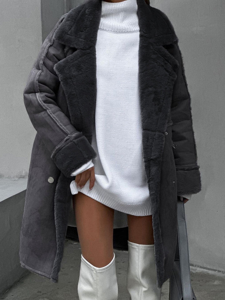Caldo cappotto donna invernale lungo, ideale per un'eleganza senza tempo e comfort.
