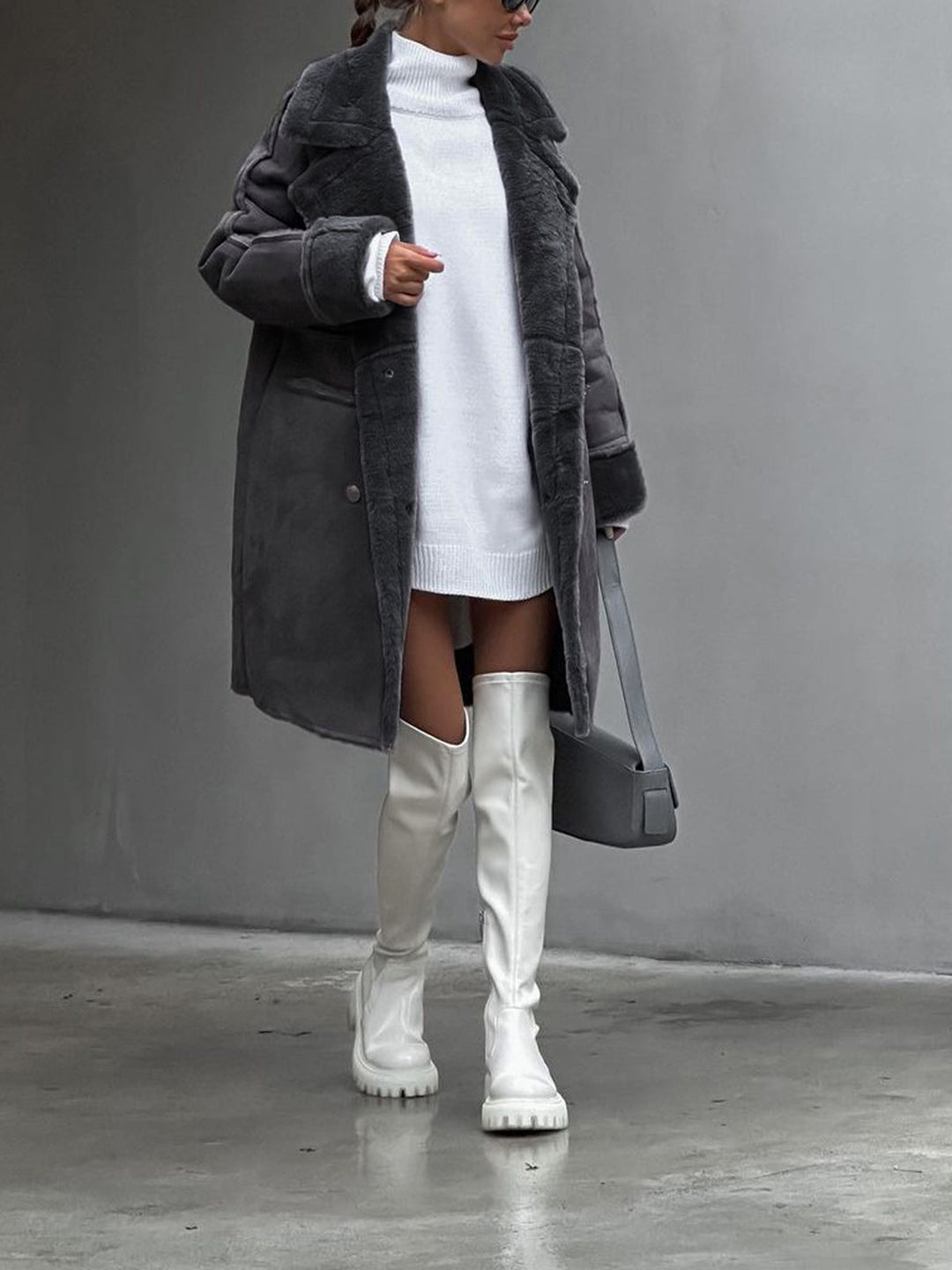 Versatile cappotto lungo donna per l'inverno. Abbigliamento moda elegante e pratico.