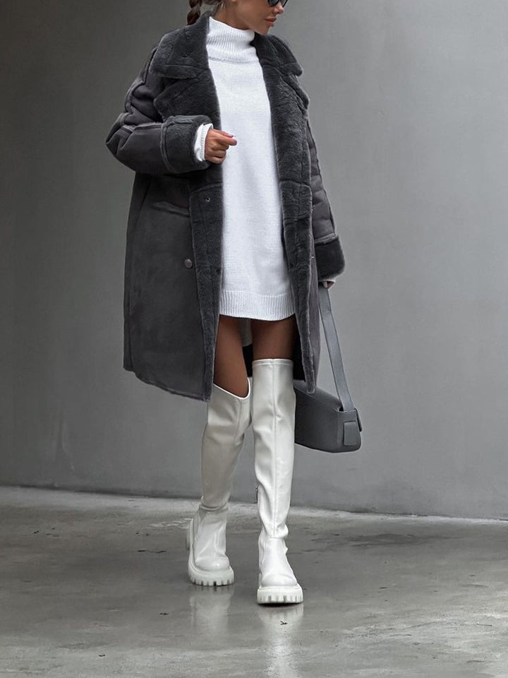 Versatile cappotto lungo donna per l'inverno. Abbigliamento moda elegante e pratico.