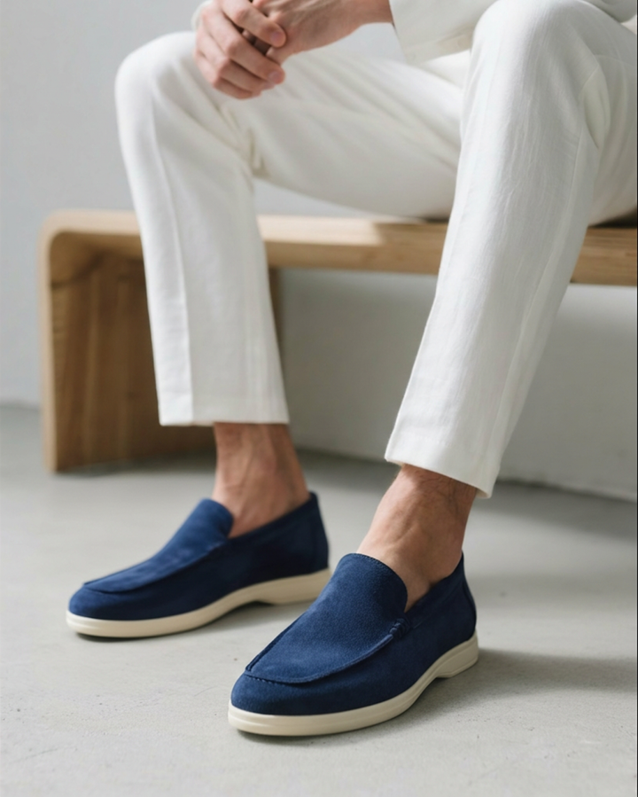 Moda uomo autunno: mocassini slip-on con cuciture raffinate. Comfort e versatilità per le tue scarpe.