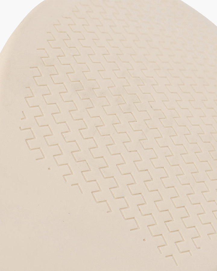 Scarpe uomo mocassini con cuciture a vista. Stile slip-on per un look confortevole e alla moda.