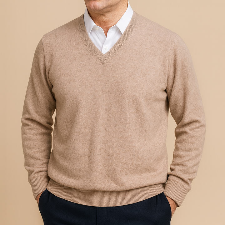 Maglione uomo casual con scollo a V, ideale per comfort quotidiano e stile rilassato.