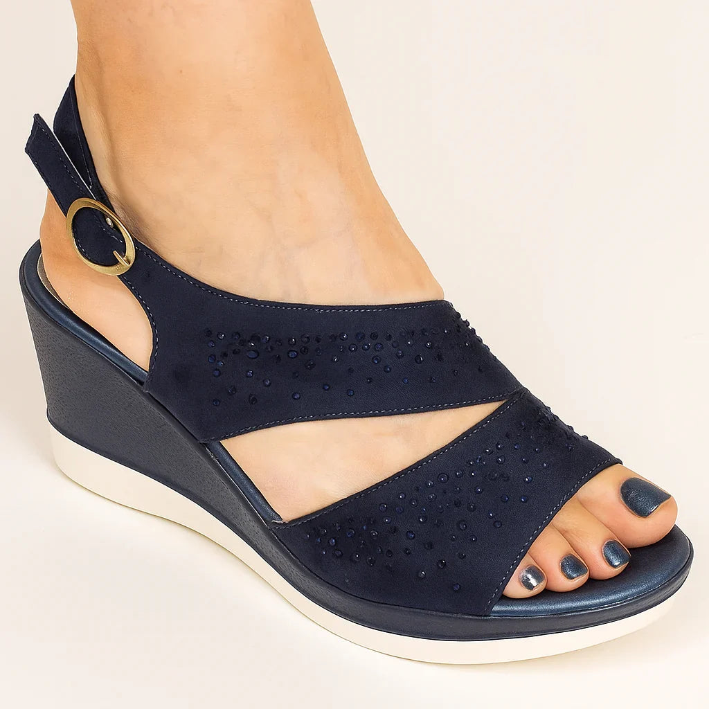 Sandali con zeppa comodi per donna, impreziositi da strass e fibbia, perfetti per l'estate.