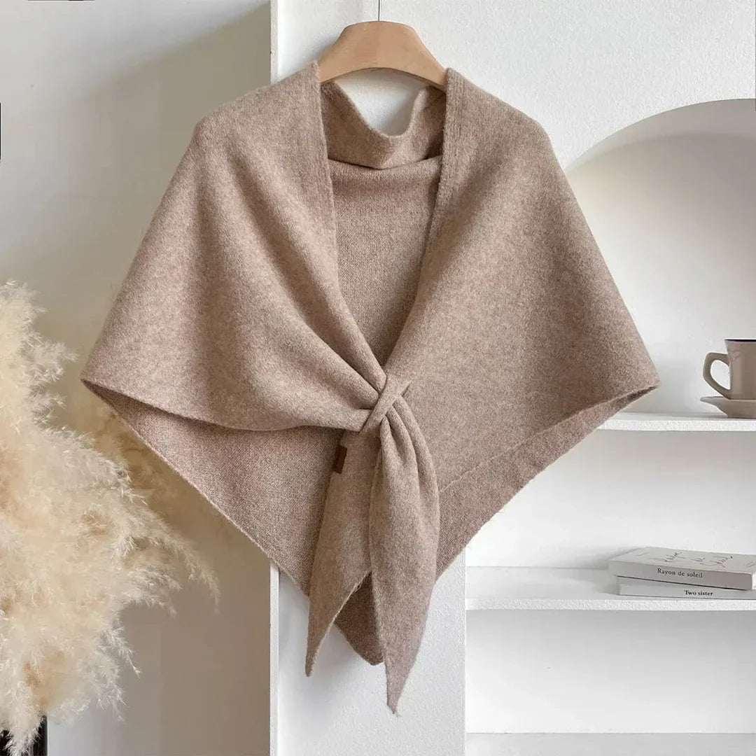 Sciarpa autunnale donna, un accessorio morbido e versatile che completa il tuo look con eleganza casual.