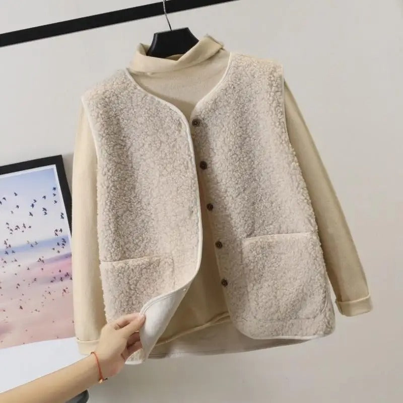 Gilet lana donna beige o marrone, ideale per sovrapposizioni. Abbigliamento femminile elegante e confortevole.