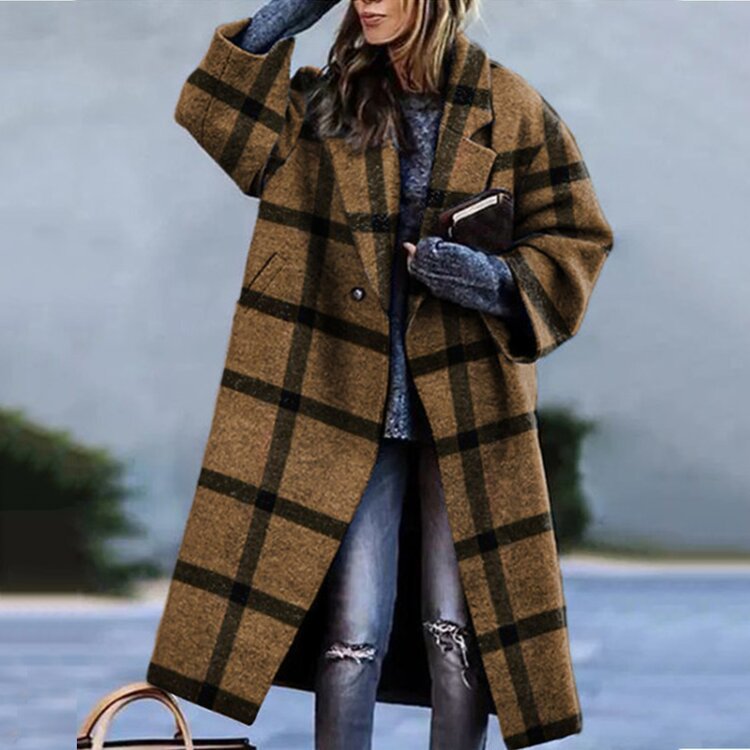 Cappotto donna autunnale con collo a lancia e taglio slim fit, un soprabito elegante per l'inverno.