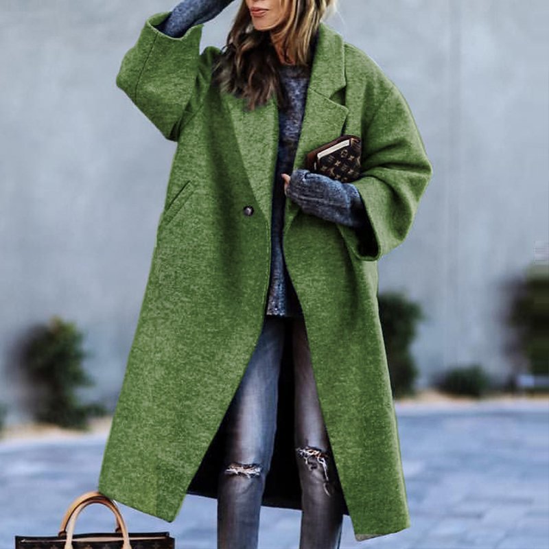 Soprabito cappotto donna autunnale invernale slim fit. Giacca elegante con collo a lancia, moda e comfort.