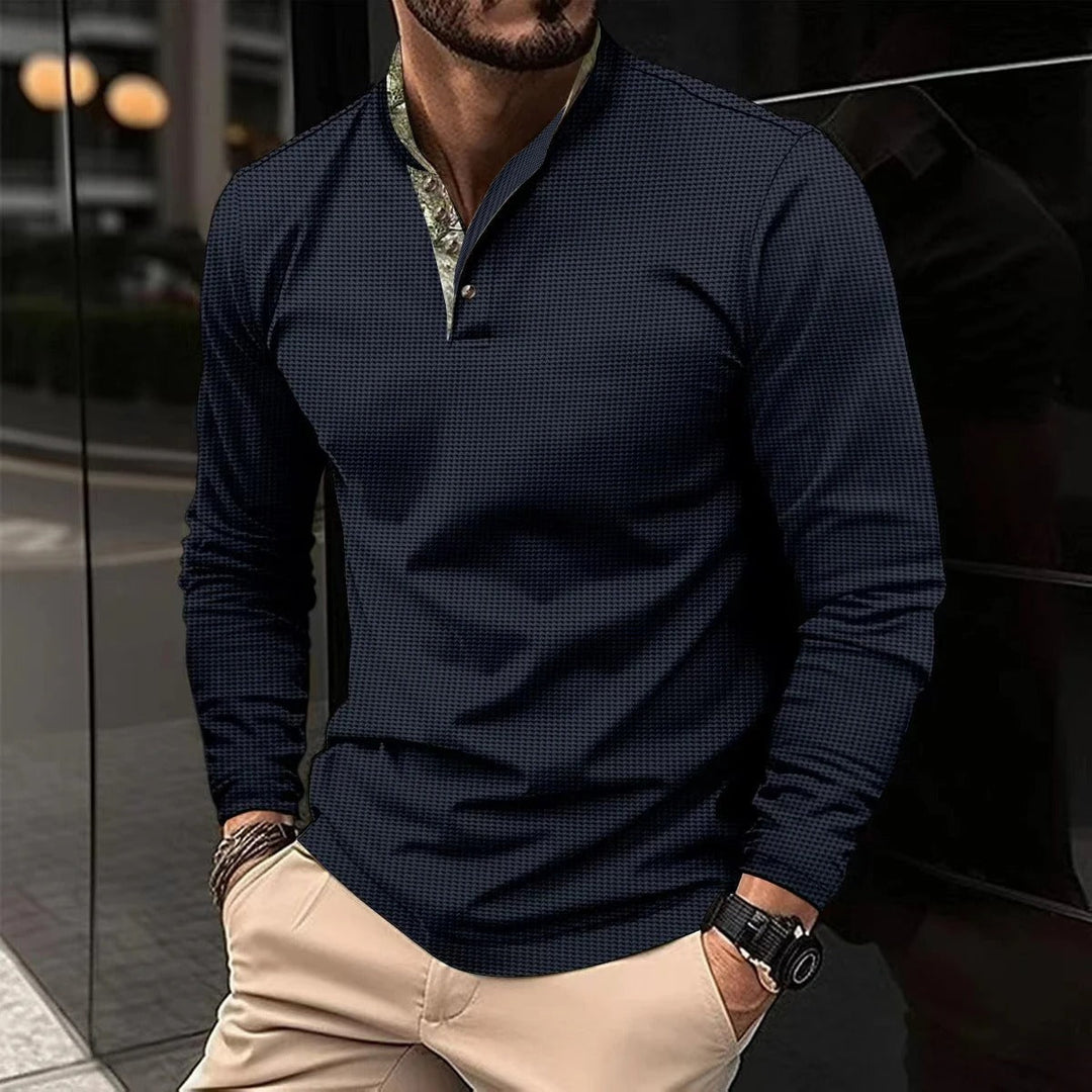 Polo da uomo a maniche lunghe, design moderno. Un capo essenziale per l'eleganza casual maschile.