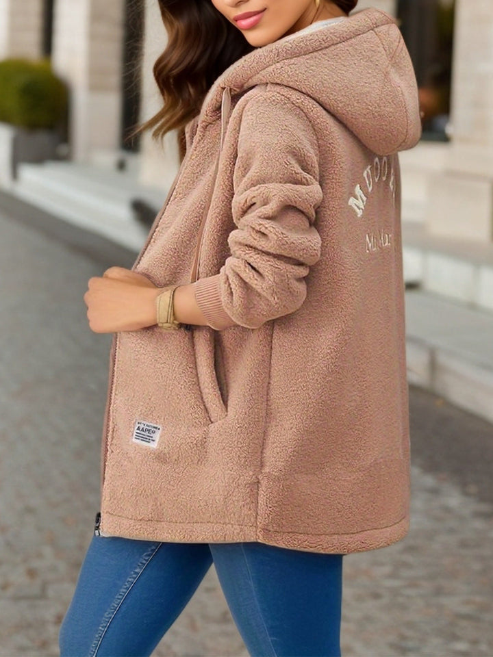 Confortevole giacca invernale da donna in pile con cappuccio, calda ed elegante per il tuo look.