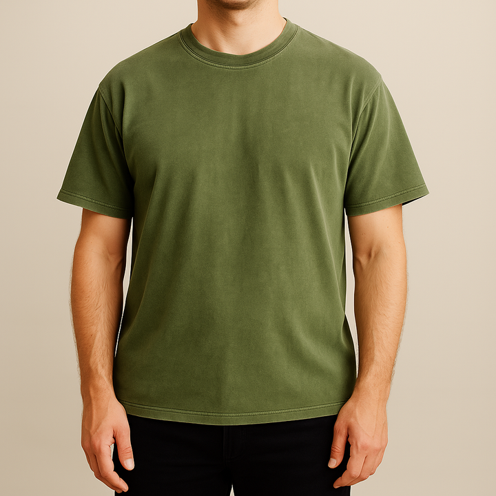 T-shirt uomo vintage di tendenza, maniche corte e girocollo. Ideale per un abbigliamento casual estivo e quotidiano.