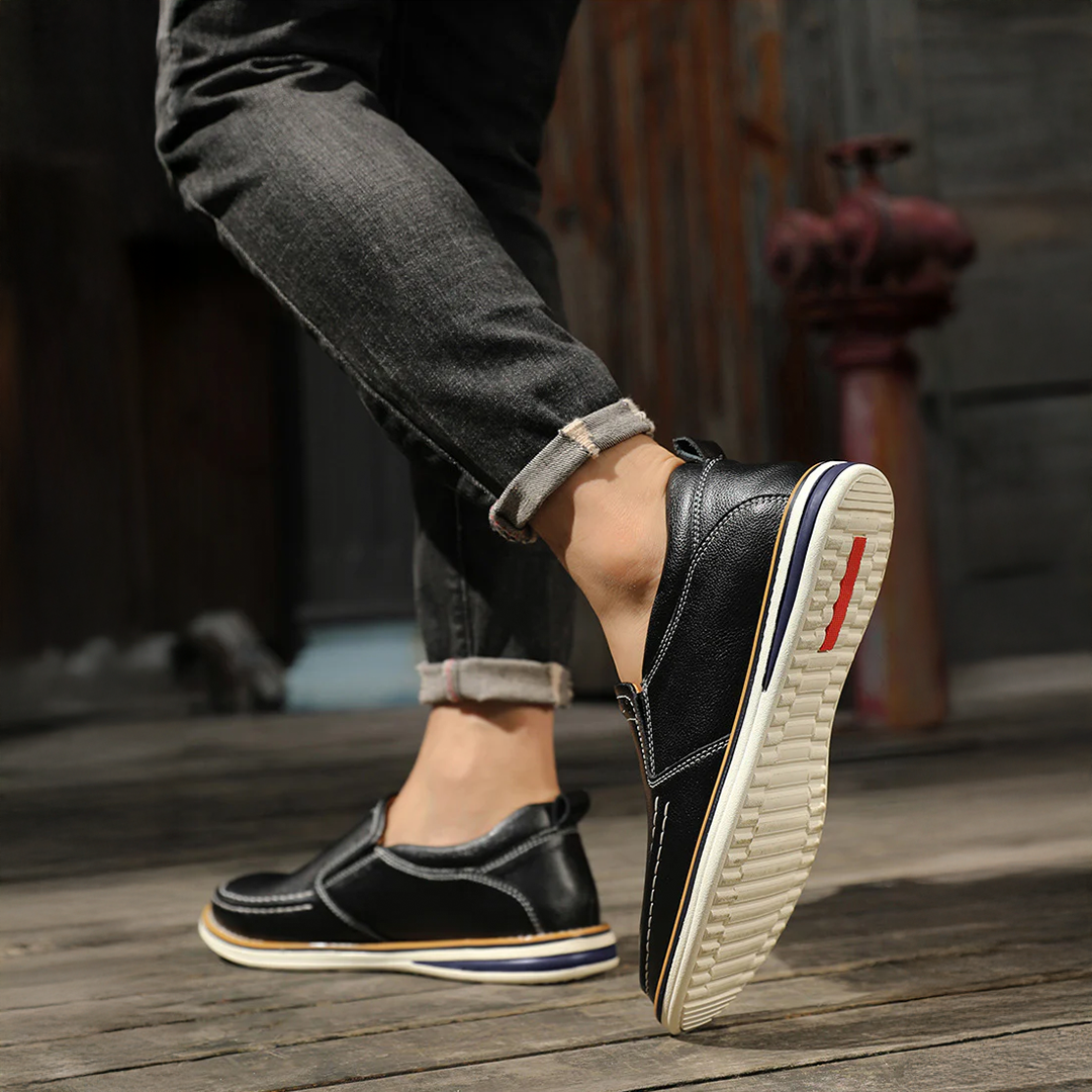 Mocassini uomo casual eleganti con design slip-on, soletta imbottita per massimo comfort. Scarpe ideali per il lavoro.