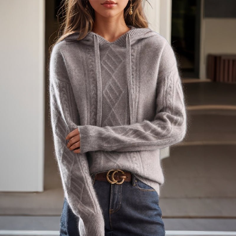 Maglia treccia pullover donna con cappuccio, comoda e calda per autunno inverno, per un look casual chic e moderno.