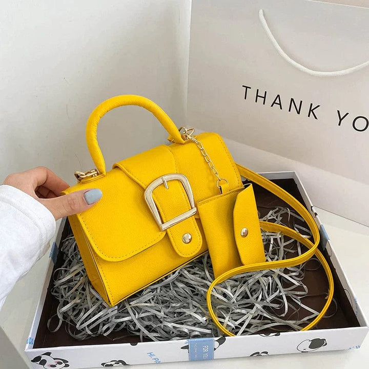 Mini borsa donna: tracolla removibile per versatilità, portamonete incluso. Stile e praticità combinati.