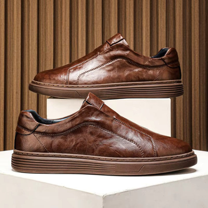 Sneakers uomo nere slip-on con memory foam, massimo comfort per il tuo stile quotidiano.