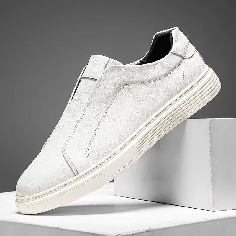 Comfort e stile: sneakers uomo slip-on basse con memory foam, perfette per ogni occasione casual.