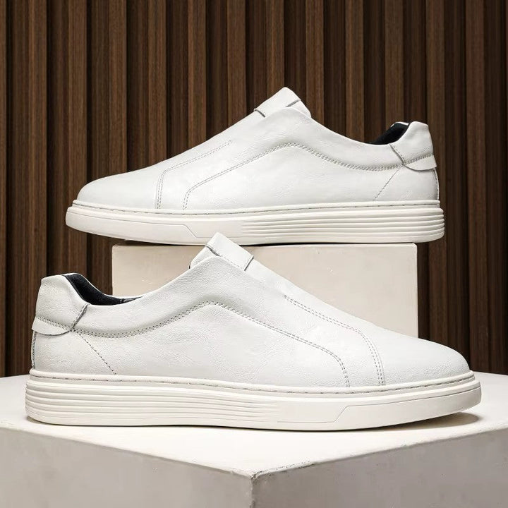 Sneakers uomo casual senza lacci, pratiche slip-on per uno stile quotidiano e relax garantito.
