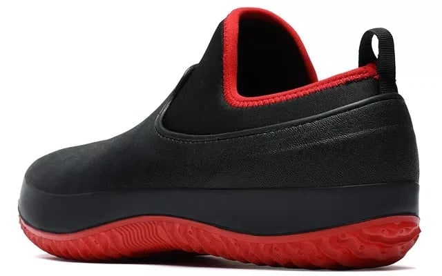 Scarpe da giardinaggio uomo comode e resistenti, con suola antiscivolo per lavorare in ogni condizione.